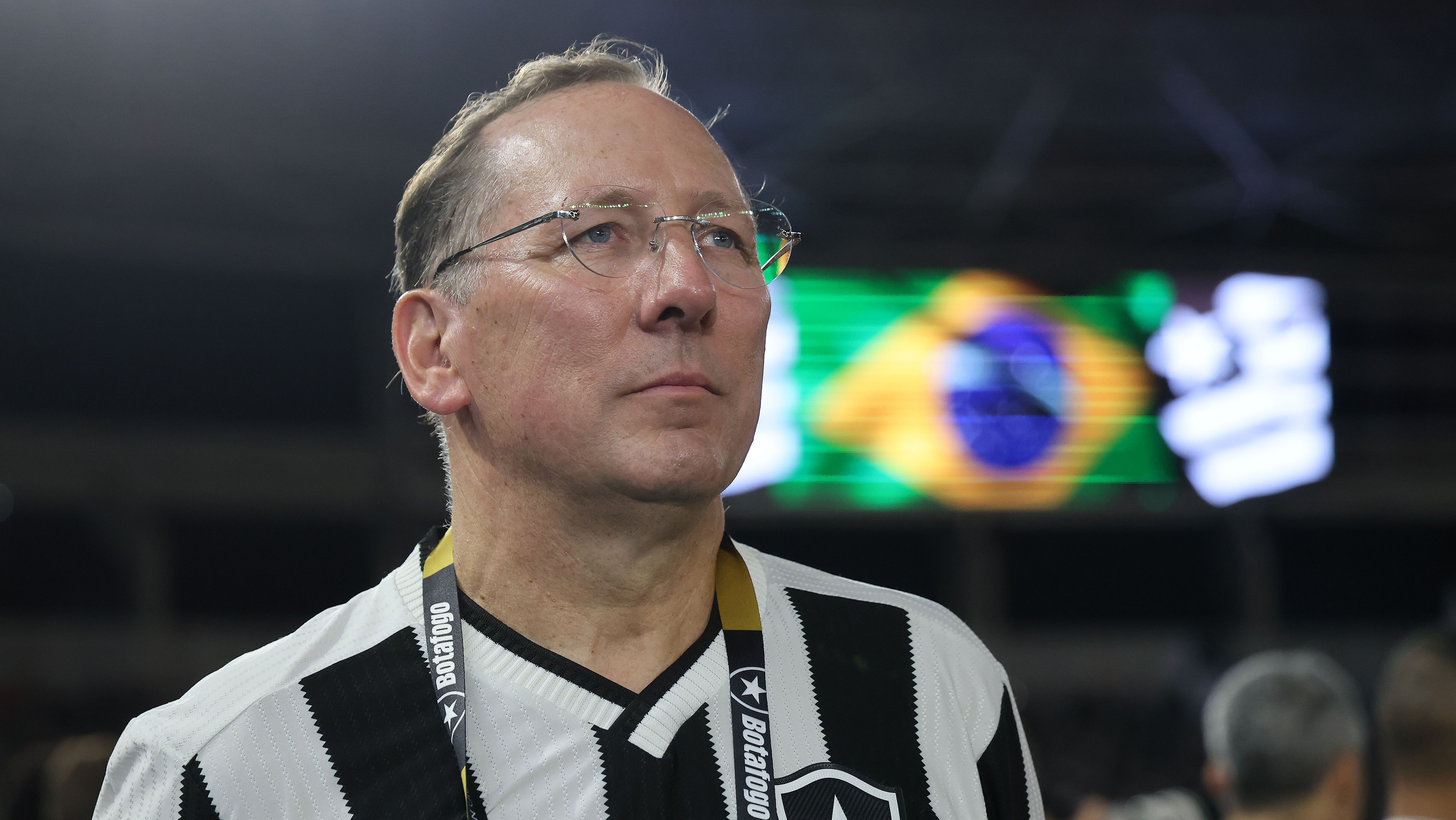 Botafogo recorre à Justiça contra Eagle e tenta impedir suspensão de Textor