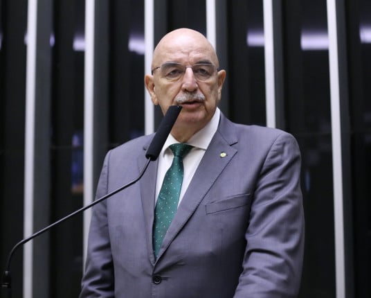 Deputado do MDB critica ausência do governador gaúcho