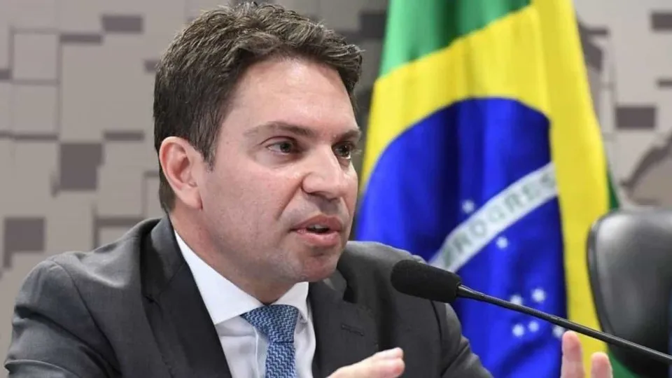 Câmara reage a STF e entra com ação para levar caso Ramagem ao plenário