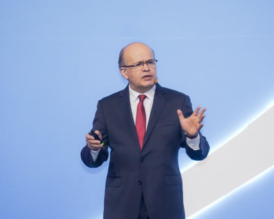 Brasil precisa construir uma cadeia de IA para avançar, sugere AWS