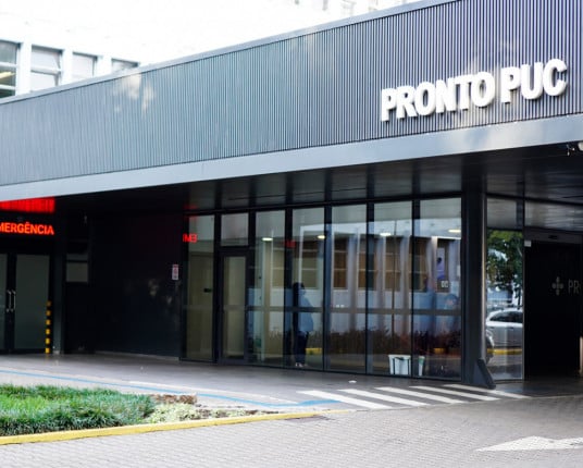 Quatro hospitais de Porto Alegre operam com restrições nas emergências nesta quarta-feira